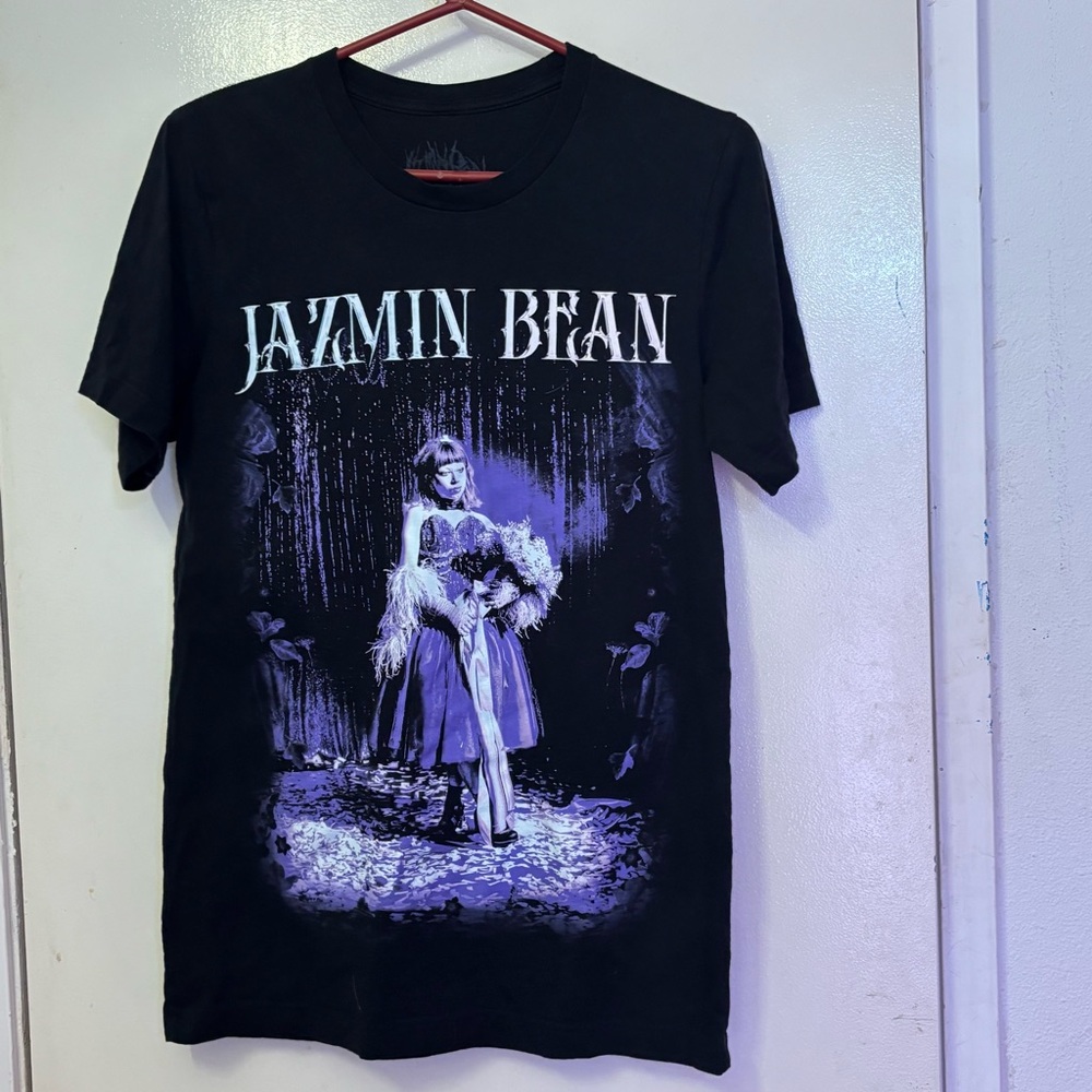 Jazmin Bean tour shirt